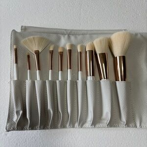 La Beaute Soi - 10 Makeup Brush Pro Kit Vegan Leather Clutch - NEW